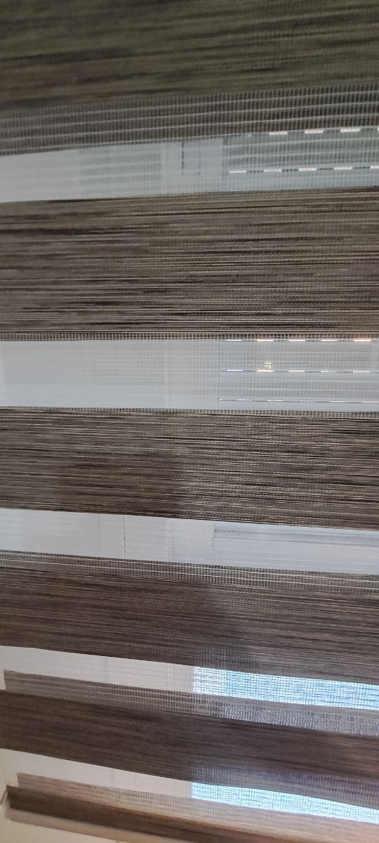 Estor enrollable noche/día con cadena marrón 