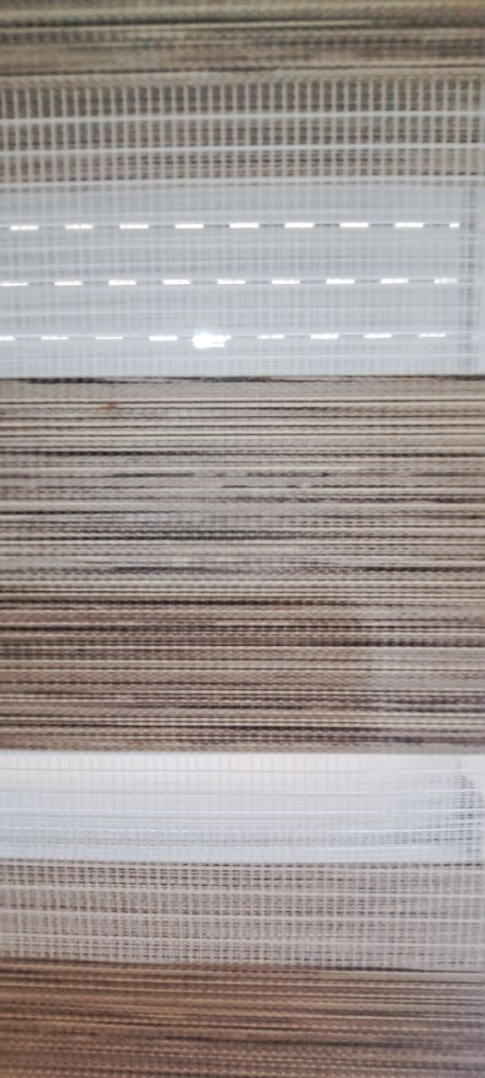 Estor enrollable noche/día con cadena marrón 