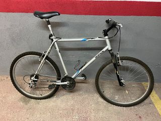 Bicicleta Decathlon plateada