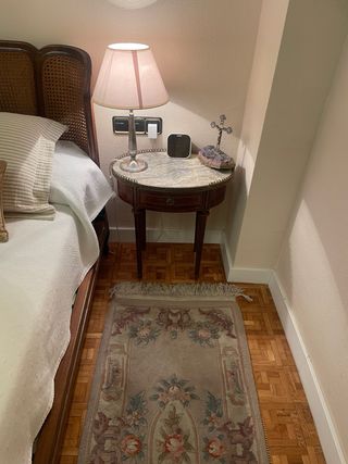 Muebles de dormitorio: cabecero y mesitas