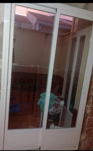Puerta corredera de aluminio