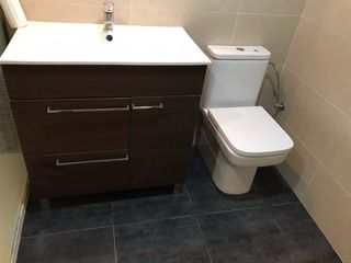 baños baratos 3500 euros plato de ducha mampara