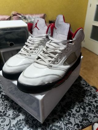 Zapatillas Jordan Air 5 Blancas Rojas