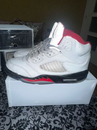 Zapatillas Jordan Air 5 Blancas Rojas
