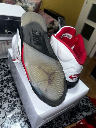 Zapatillas Jordan Air 5 Blancas Rojas