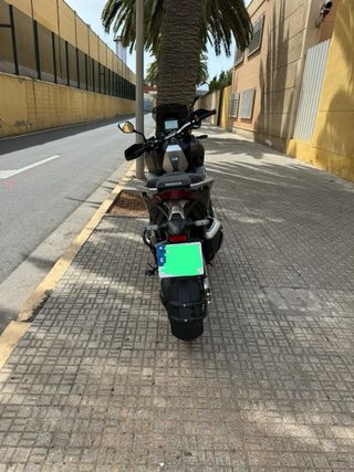 Moto Honda X-ADV 750 Gris