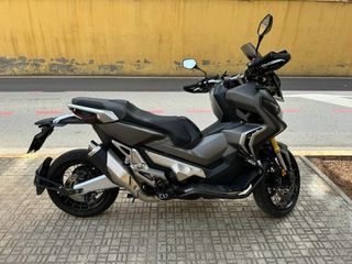 Moto Honda X-ADV 750 Gris