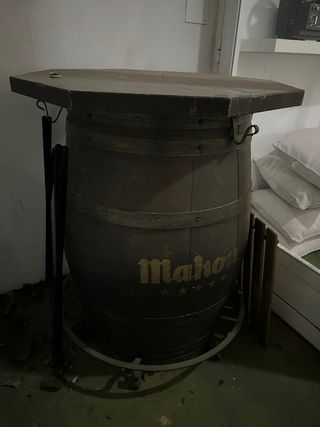 Mesa alta barril Mahou madera