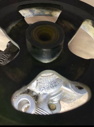 Bomba Dirección Toyota Avensis T25