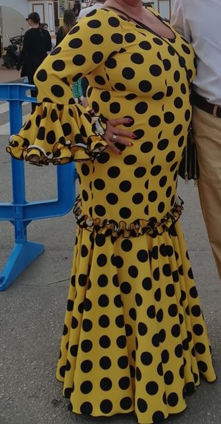 Traje de Flamenca Amarillo Lunares Negros