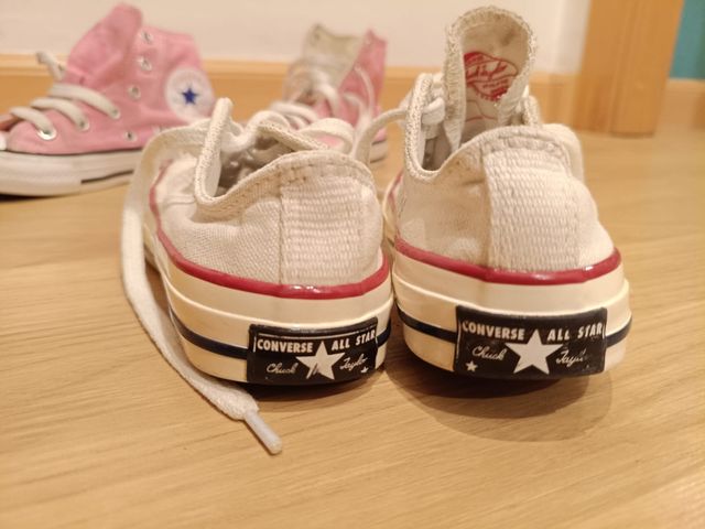 Dos pares de Zapatillas niña, marca Converse.