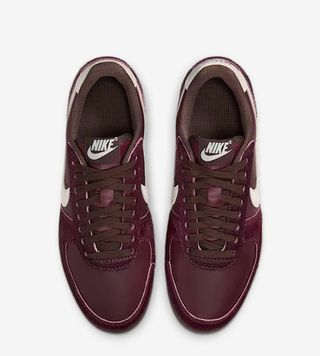 Nike field Burgundy con Pelo