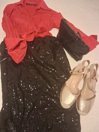 Falda de lentejuelas negra + regalo de top negro.
