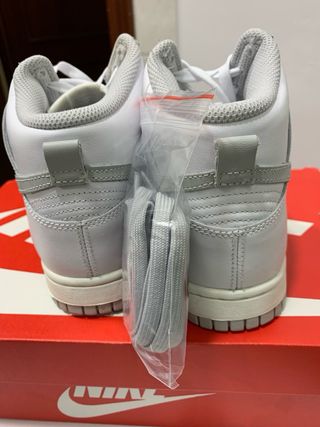 Zapatillas mujer Nike Dunk High Grises y Blancas