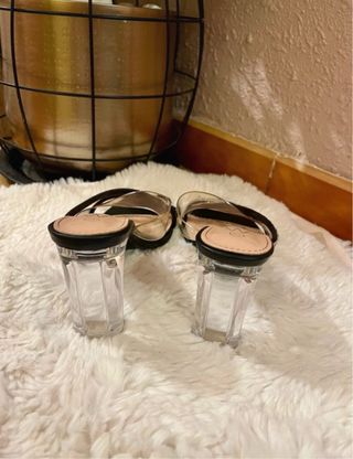 Tacones negros brillantes talla 38