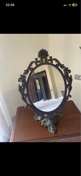 Specchio da tavolo in bronzo