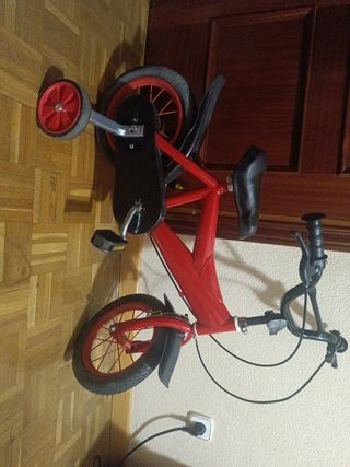 Bicicleta infantil  con ruedines