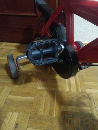 Bicicleta infantil  con ruedines