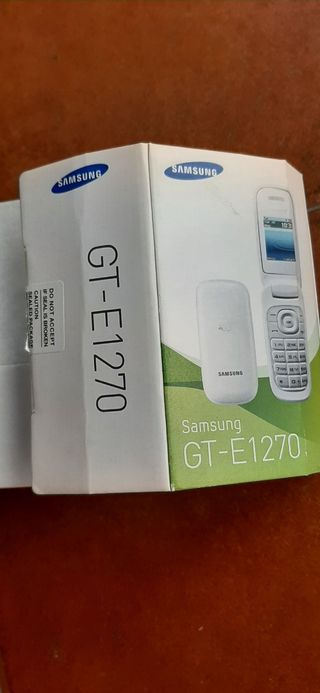 Teléfono Samsung GT-E1270 Negro
