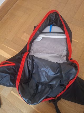 Mochila Salomon Trail 20L Negra y Roja