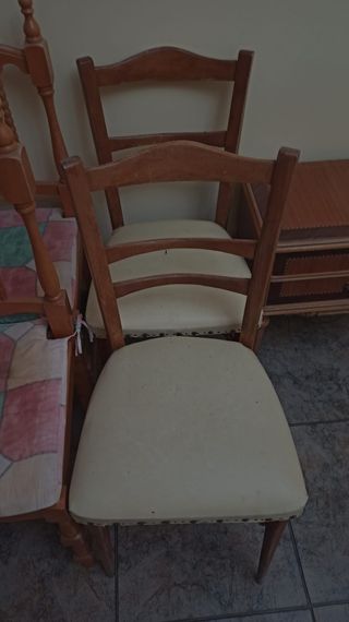 Silla de madera color beige y marrón
Precio unidad