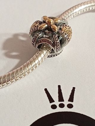 Charm Corona Reale