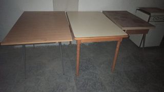 Mesa de madera y metal