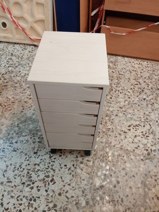 Cajonera blanca con ruedas
