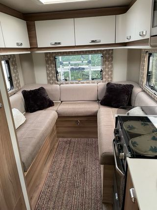 Tapicero sofás de caravanas, colchonetas