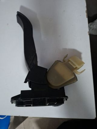 Acelerador Ford transit 2005