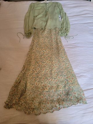 Conjunto Mango Falda y Blusa Verde