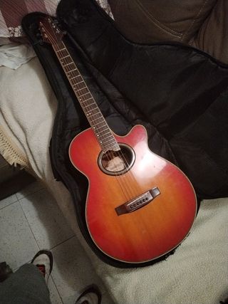 Guitarra Electroacústica Japonesa