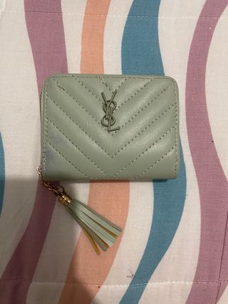 Cartera YSL verde con borla