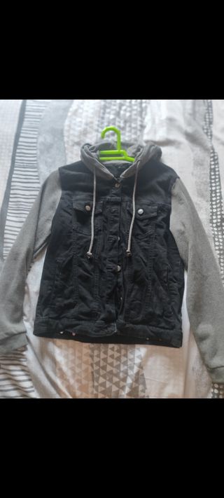 Chaqueta vaquera con capucha mujer