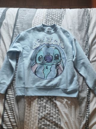 Sudadera azul con estampado de Stitch