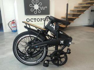 Bicicleta eléctrica plegable negra