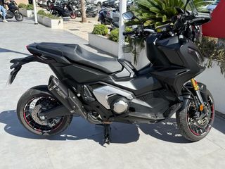 Honda X-ADV Negra