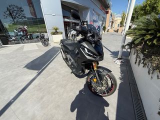 Honda X-ADV Negra