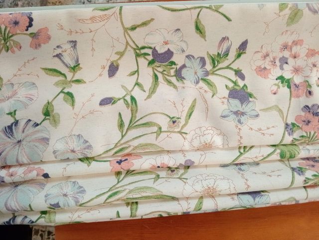 Estores de tela con estampado floral