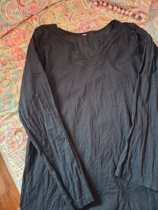 Camiseta negra manga larga Sagariana