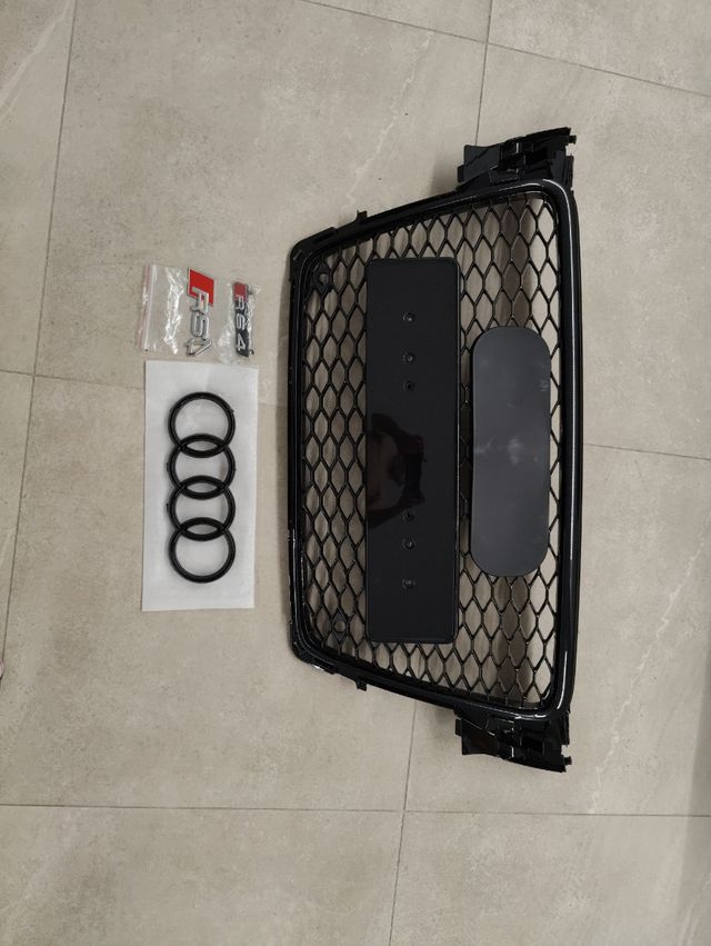 Parrilla AUDI RS4
