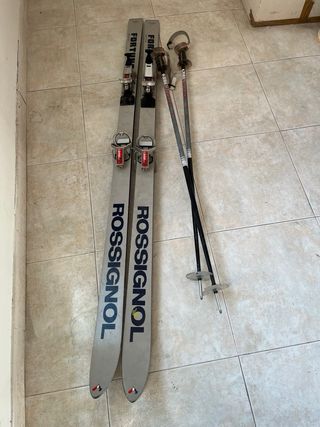 Esquís Rossignol y bastones