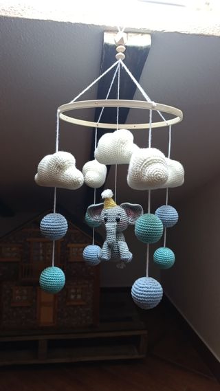 Móvil cuna elefante y nubes crochet