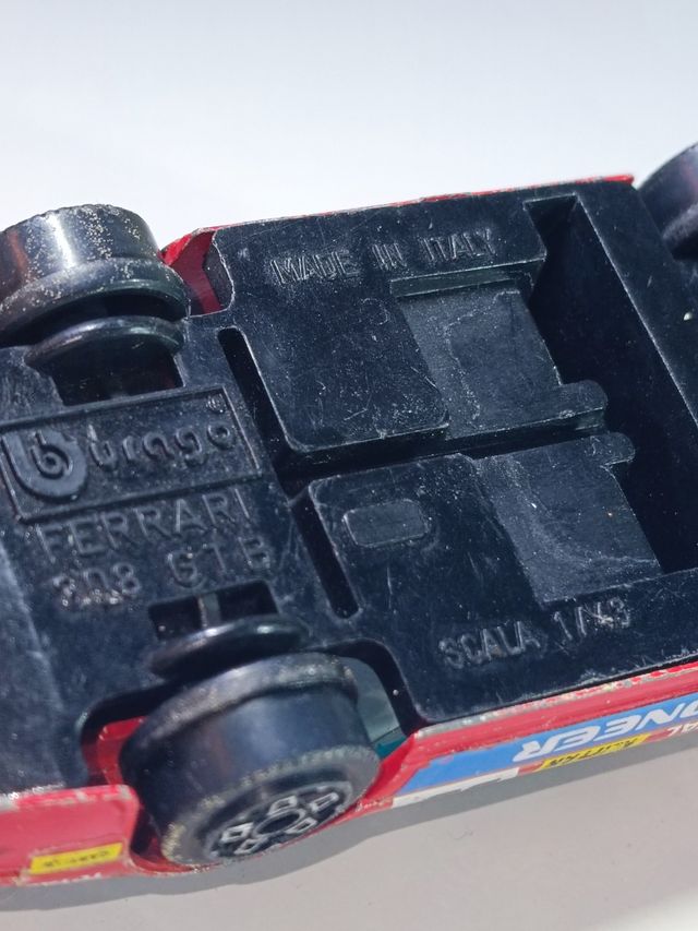 FERRARI 308 GTB 1/43 BURAGO