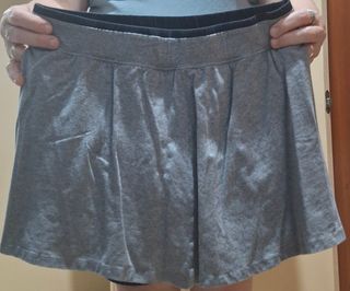 Falda gris mujer