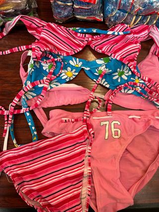 Bikini estampado flores y rayas
