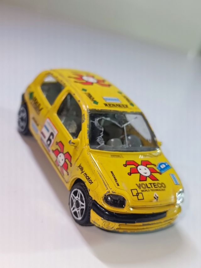 RENAULT CLIO 1/43 BURAGO