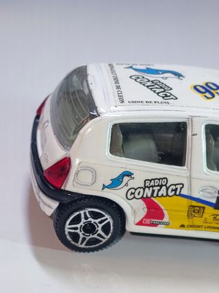 RENAULT CLIO 1/43 BURAGO