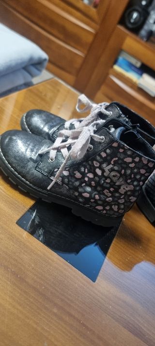 Botas y zapatillas Adidas talla 30