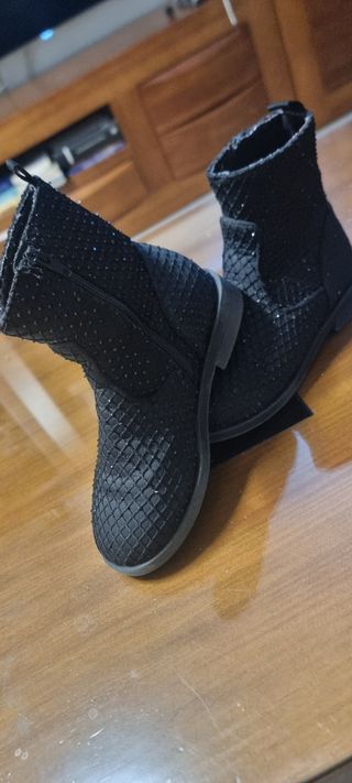 Botas y zapatillas Adidas talla 30